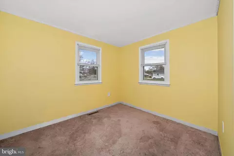 Bedroom - 101 N Brownleaf Rd, Newark, DE 19713 photo 2 of 2