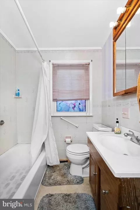 Bath - 101 N Brownleaf Rd, Newark, DE 19713 photo 1 of 1
