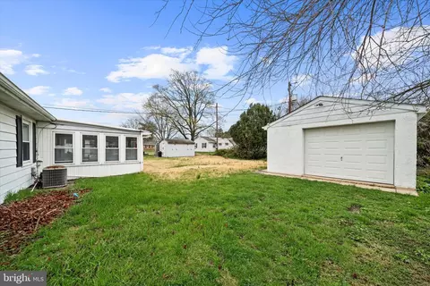 Exterior - 101 N Brownleaf Rd, Newark, DE 19713 photo 7 of 9