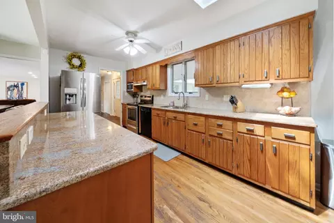 Kitchen - 104 Neptune Dr, Newark, DE 19711 photo 4 of 4