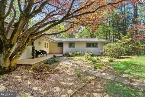 Exterior - 104 Neptune Dr, Newark, DE 19711 photo 3 of 16