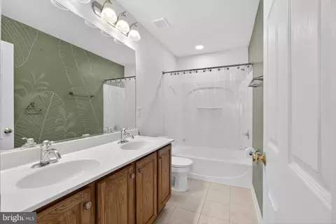 Bath - 24 Springfield Cir, Middletown, DE 19709 photo 2 of 3
