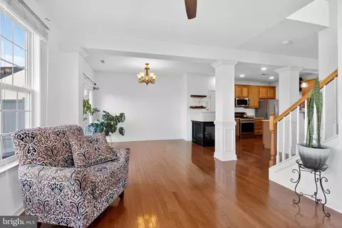 Living - 24 Springfield Cir, Middletown, DE 19709 photo 1 of 2