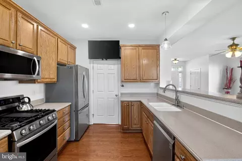 Kitchen - 24 Springfield Cir, Middletown, DE 19709 photo 2 of 4