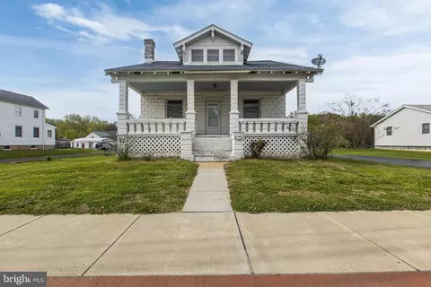 Exterior - 135 Main St, Townsend, DE 19734 photo 1 of 8