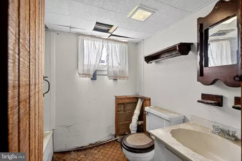 Bath - 135 Main St, Townsend, DE 19734 photo 2 of 3