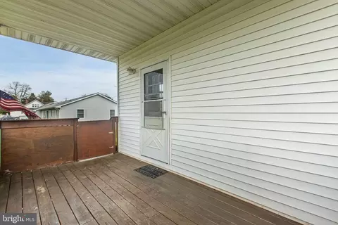 Exterior - 135 Main St, Townsend, DE 19734 photo 5 of 8