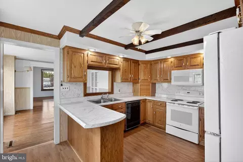Kitchen - 135 Main St, Townsend, DE 19734 photo 2 of 3