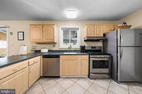 Kitchen - 109 Pigeon Run Dr, Bear, DE 19701 photo 2 of 2