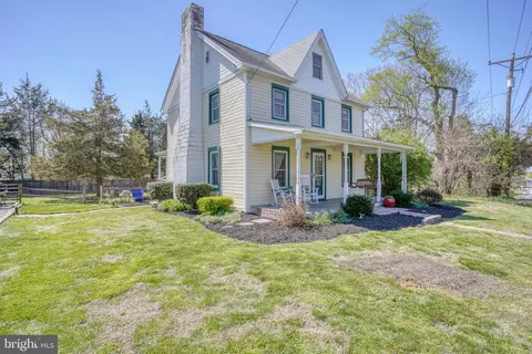 Exterior - 562 Railroad Ave, Townsend, DE 19734 photo 8 of 14