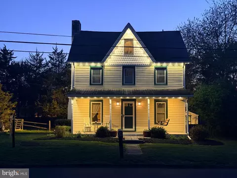 Exterior - 562 Railroad Ave, Townsend, DE 19734 photo 5 of 14