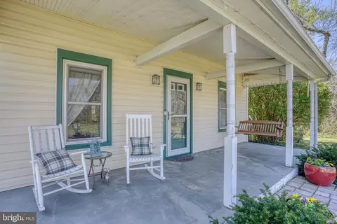 Exterior - 562 Railroad Ave, Townsend, DE 19734 photo 2 of 14