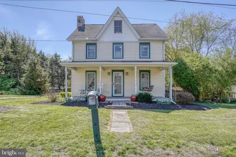 Exterior - 562 Railroad Ave, Townsend, DE 19734 photo 7 of 14