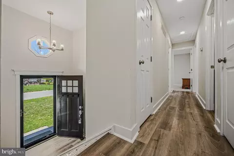 Entry Way - 106 Fox Dr, Newark, DE 19713 photo 2 of 3