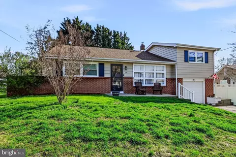 13 Paisley Dr, Wilmington, DE 19808