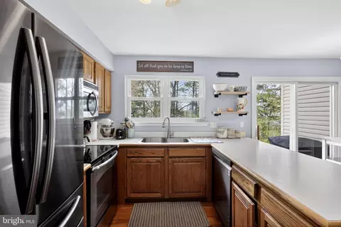 Kitchen - 3 W Bynum Ct, Bear, DE 19701 photo 5 of 6