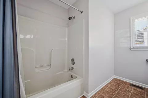 Bath - 107 Megan Dr, Bear, DE 19701 photo 4 of 4