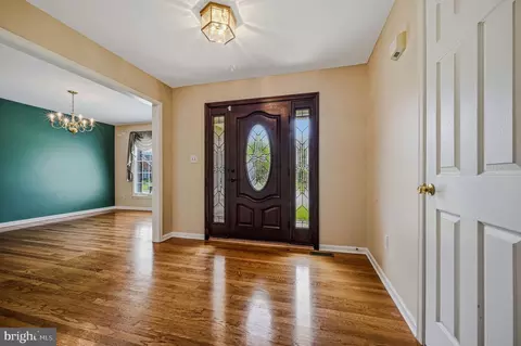 Entry Way - 107 Megan Dr, Bear, DE 19701 photo 2 of 3