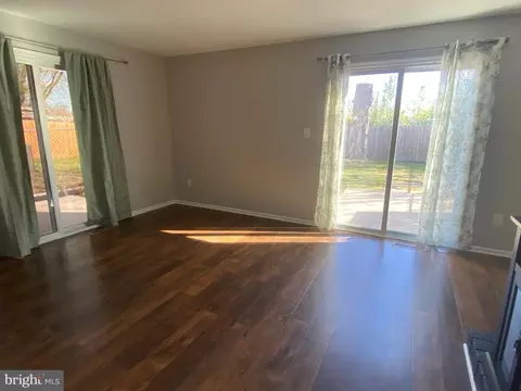 Living - 53 Bradley Dr, Newark, DE 19702 photo 1 of 2