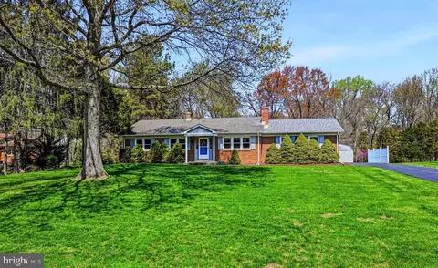90 Canzonet Dr, Newark, DE 19702
