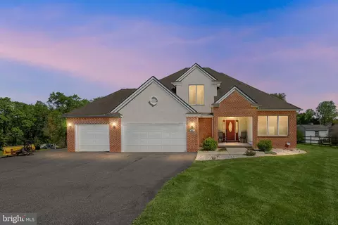 38 Drexel Dr, Newark, DE 19711