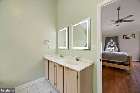 Entry Way - 418 Vanier Dr, Newark, DE 19711 photo 7 of 9