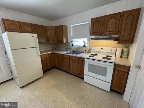Kitchen - 174 Pine Tree Rd, Townsend, DE 19734 photo 5 of 6