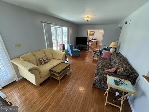 Living - 174 Pine Tree Rd, Townsend, DE 19734 photo 2 of 2