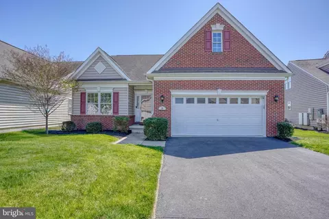 29 Devalinder Dr, Newark, DE 19702