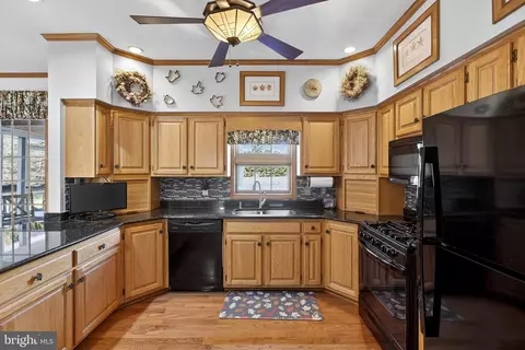 Kitchen - 657 Vance Neck Rd, Middletown, DE 19709 photo 2 of 3