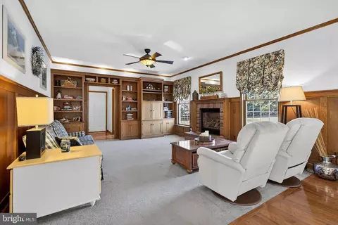 Living - 657 Vance Neck Rd, Middletown, DE 19709 photo 3 of 3