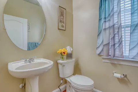 Bath - 213 Loft St, Townsend, DE 19734 photo 1 of 5