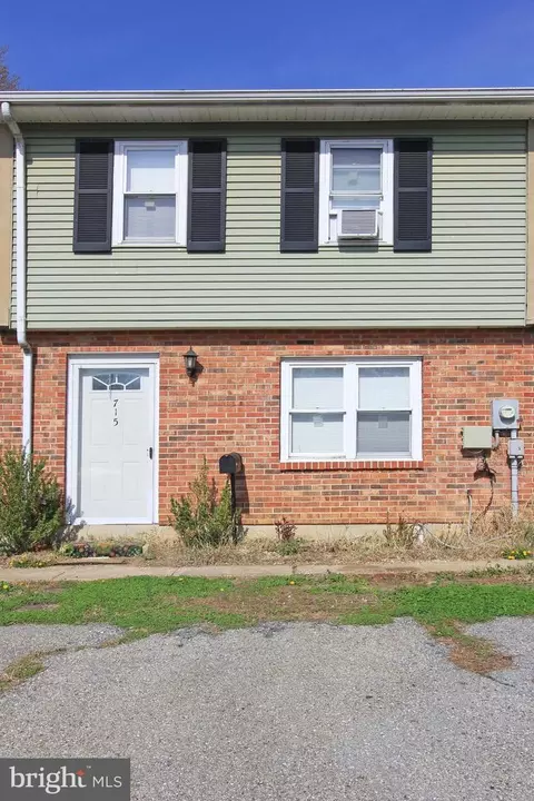 715 Kilgor Ct, Newark, DE 19702