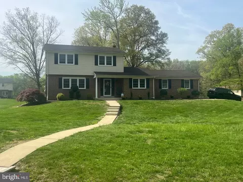 2 Chrissy Ct, Bear, DE 19701