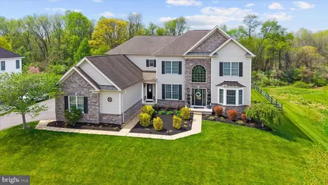 33 Waterton Dr, Bear, DE 19701
