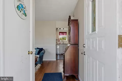 Entry Way - 10 Darwin Rd, Newark, DE 19702 photo 1 of 7