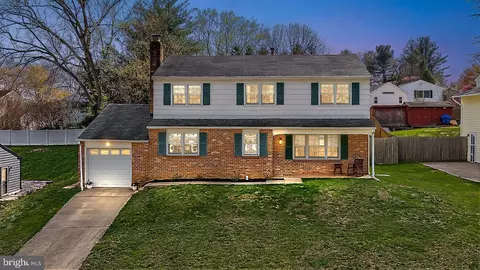 13 N Wynwyd Dr, Newark, DE 19711