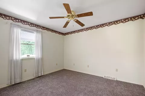 Bedroom - 300 Suffolk Dr, Bear, DE 19701 photo 3 of 4
