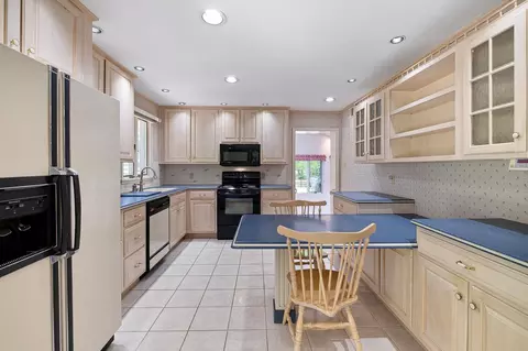 Kitchen - 300 Suffolk Dr, Bear, DE 19701 photo 3 of 3