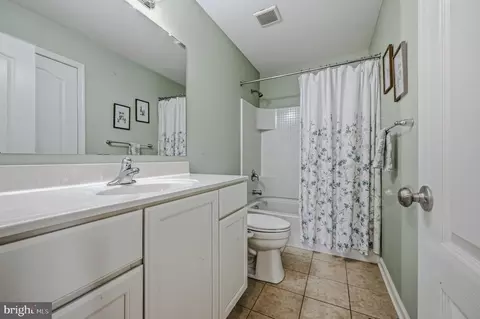 Bath - 1920 E Aristotle Ave, Middletown, DE 19709 photo 2 of 3