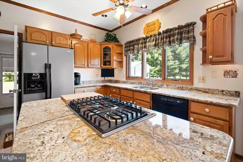 Kitchen - 703 Spinnaker St, Middletown, DE 19709 photo 4 of 4