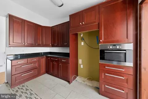 Kitchen - 52 Castle Run Dr, Bear, DE 19701 photo 2 of 3