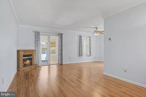 Living - 607 5th St, Newark, DE 19711 photo 4 of 5