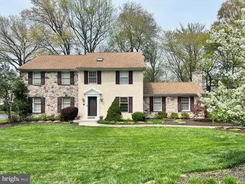 10 Carillon Ct, Wilmington, DE 19803