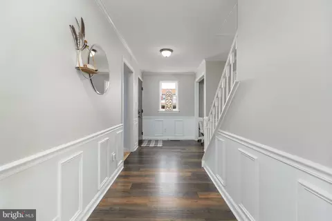 Entry Way - 2 Rossiter Cir, Newark, DE 19702 photo 2 of 3