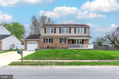 2 Rossiter Cir, Newark, DE 19702