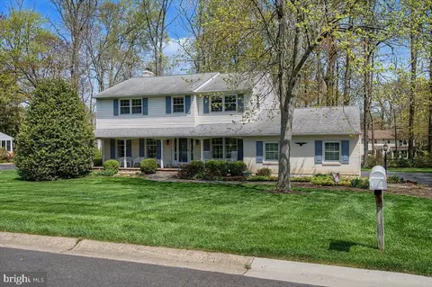 9 Benton Ct, Wilmington, DE 19810