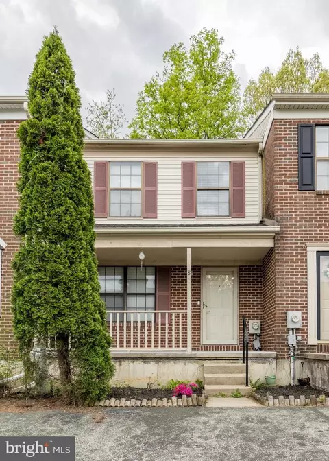 8 Laird Ln, New Castle, DE 19720