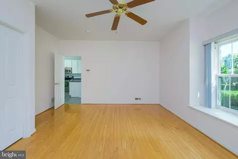 Living - 467 Sweetman Dr, Bear, DE 19701 photo 6 of 6