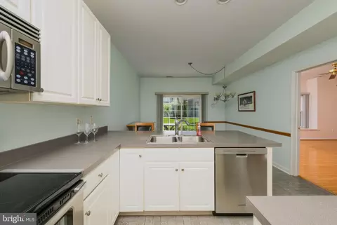Kitchen - 467 Sweetman Dr, Bear, DE 19701 photo 2 of 3
